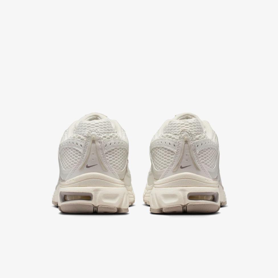 Outlet Жіночі кросівки NIKE AIR MAX MOTO 2K IQ0272-030_image_6