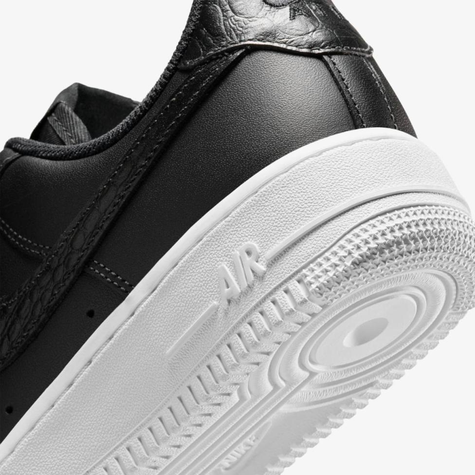 Outlet Жіночі кросівки NIKE AIR FORCE 1 07 SE IO4837-001_image_8