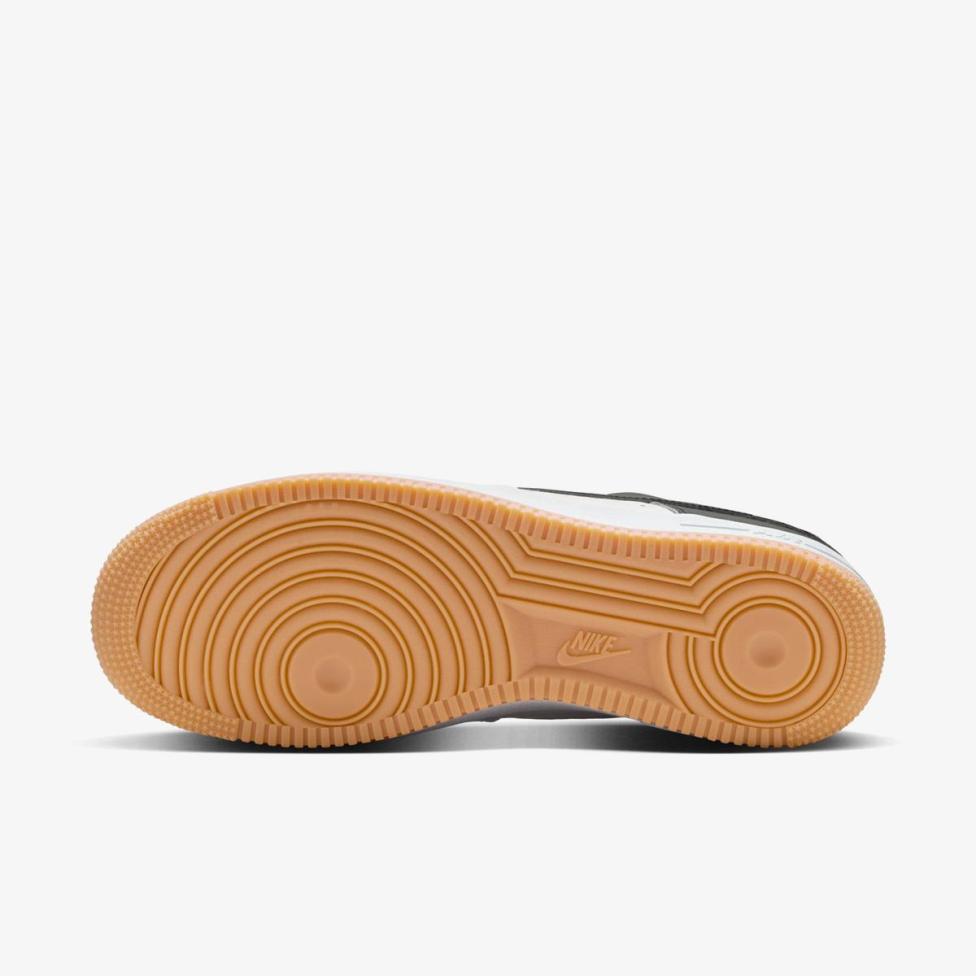 Outlet Чоловічі кросівки NIKE AIR FORCE 1 07 LV8 IB6847-100
