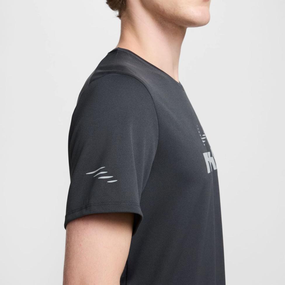 Outlet Чоловіча футболка NIKE DRI-FIT MILER FLASH IB4127-070_image_4