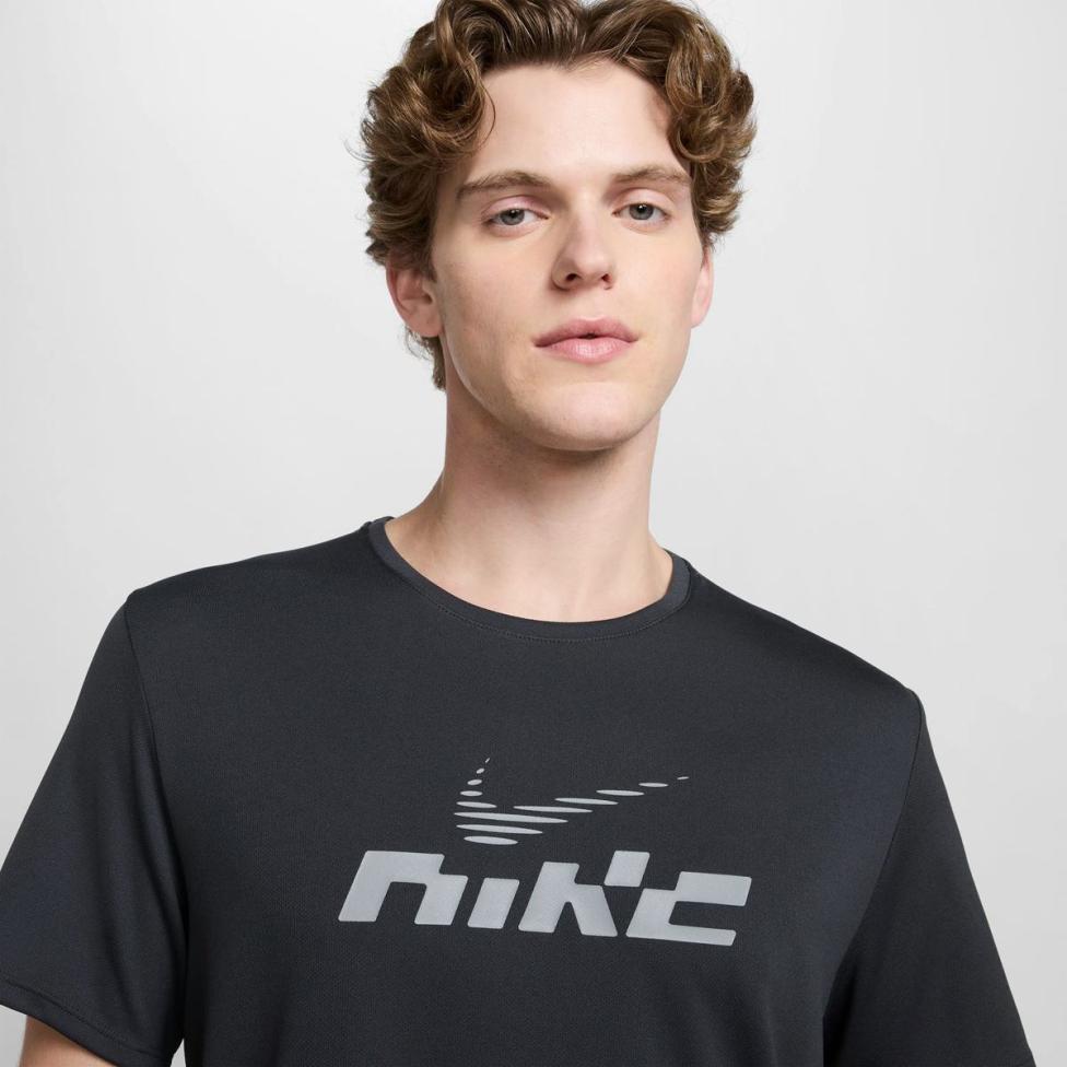 Outlet Чоловіча футболка NIKE DRI-FIT MILER FLASH IB4127-070_image_3