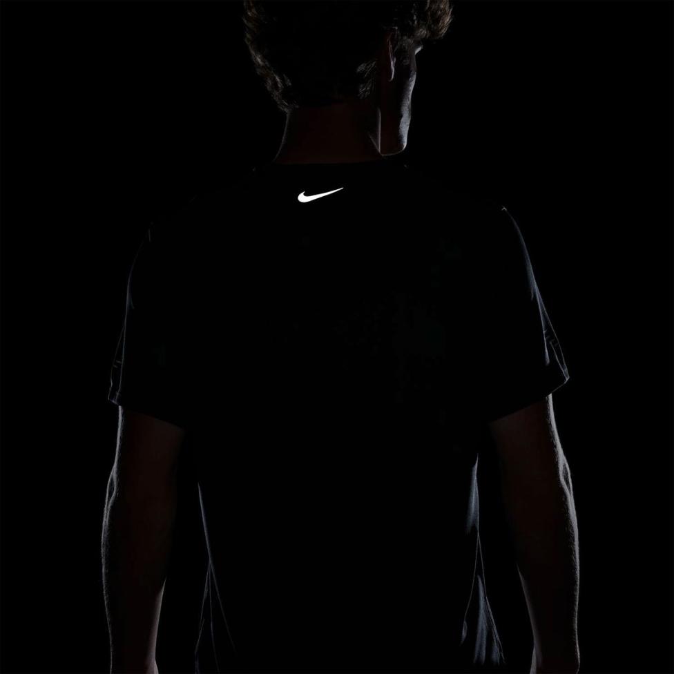 Outlet Чоловіча футболка NIKE DRI-FIT MILER FLASH IB4127-070_image_7