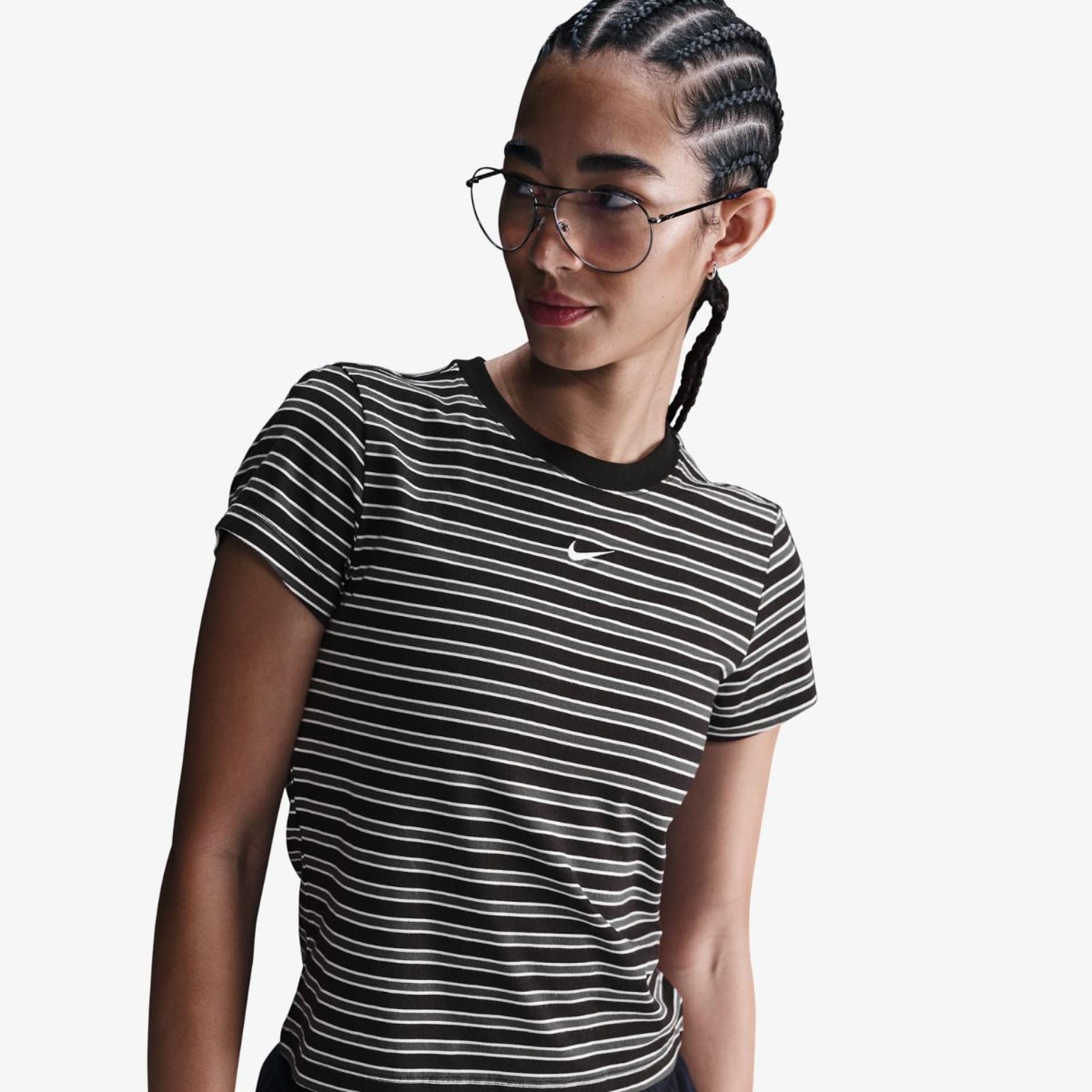 Outlet Жіноча футболка NIKE W NSW NK CHLL KNT TEE PNX HF9524-010
