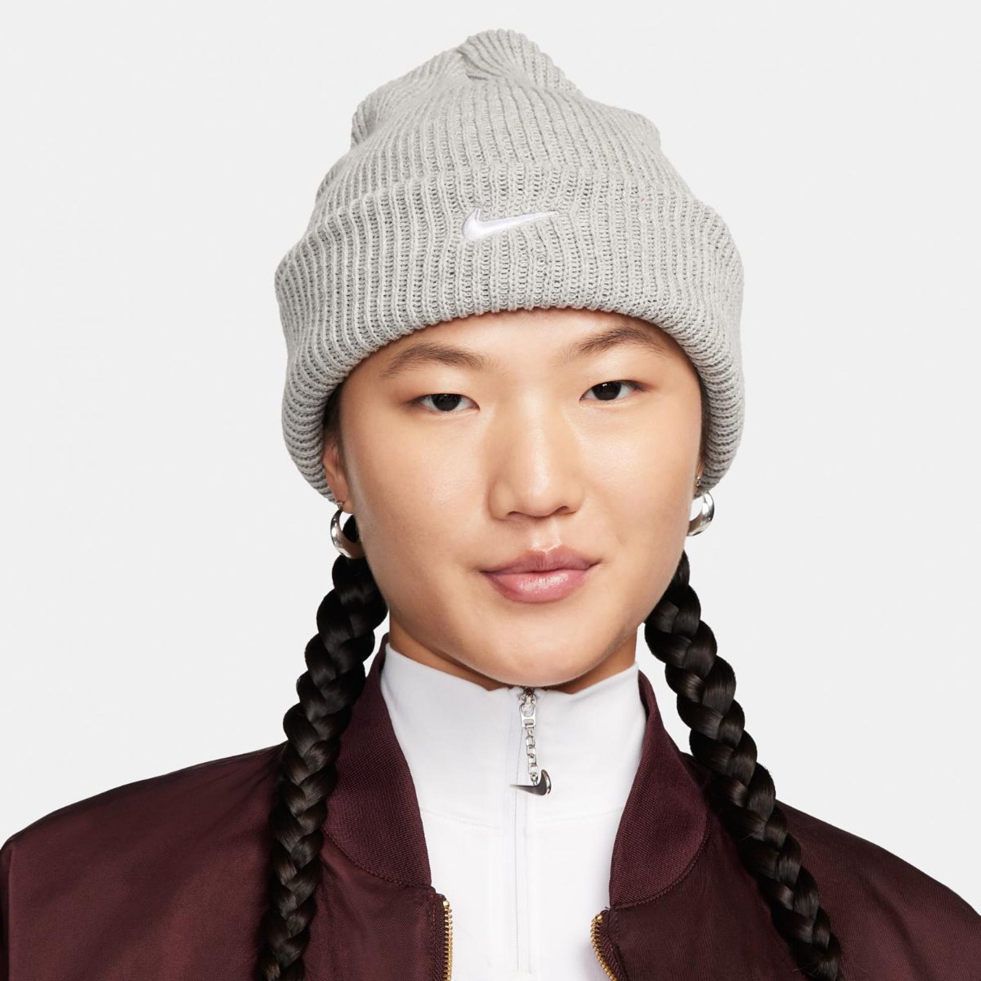 Outlet Шапка NIKE U PEAK BEANIE TC SWSH L FB6529-063