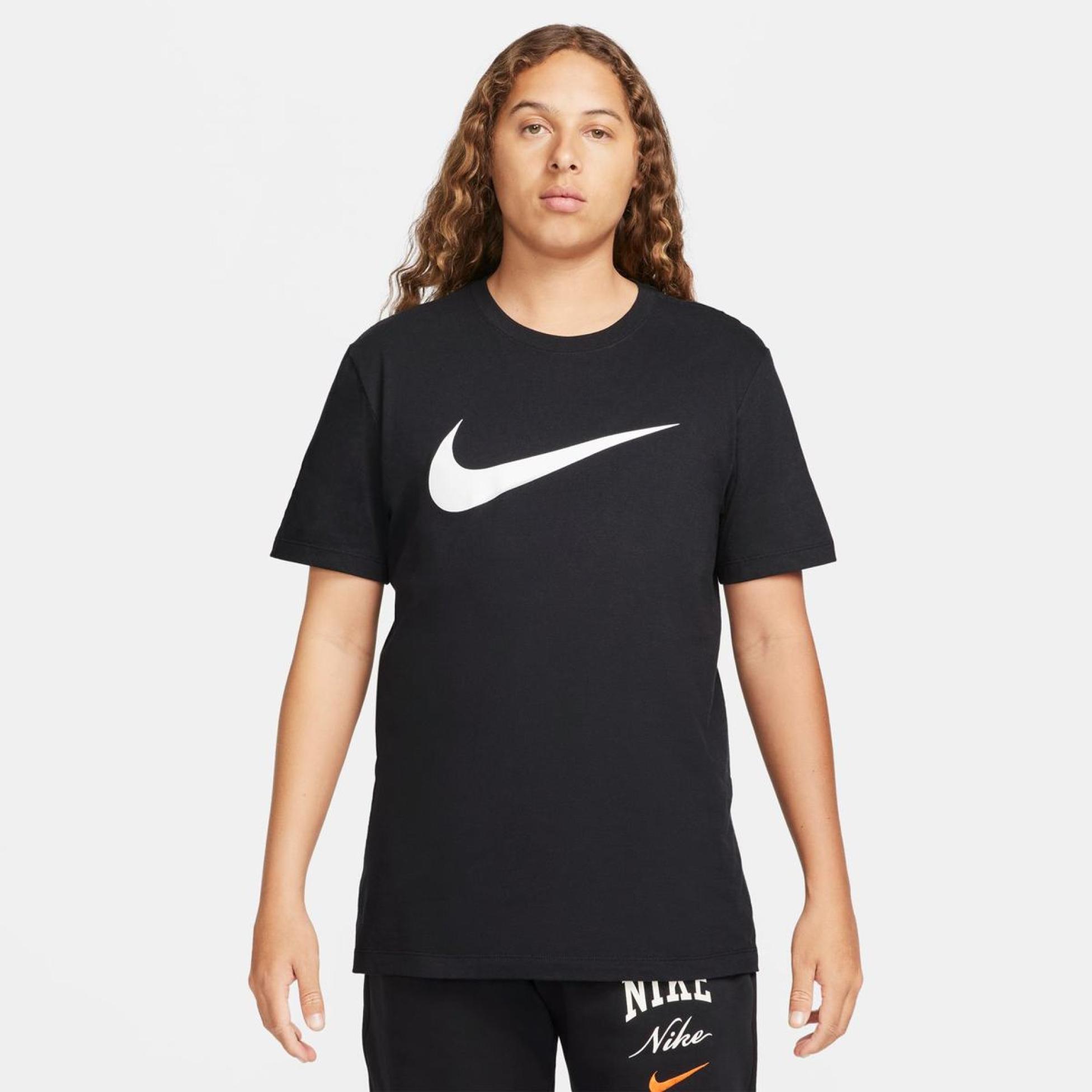 Outlet Чоловіча футболка NIKE M NSW TEE GOOD CHEST SWSH FS DX1983-010