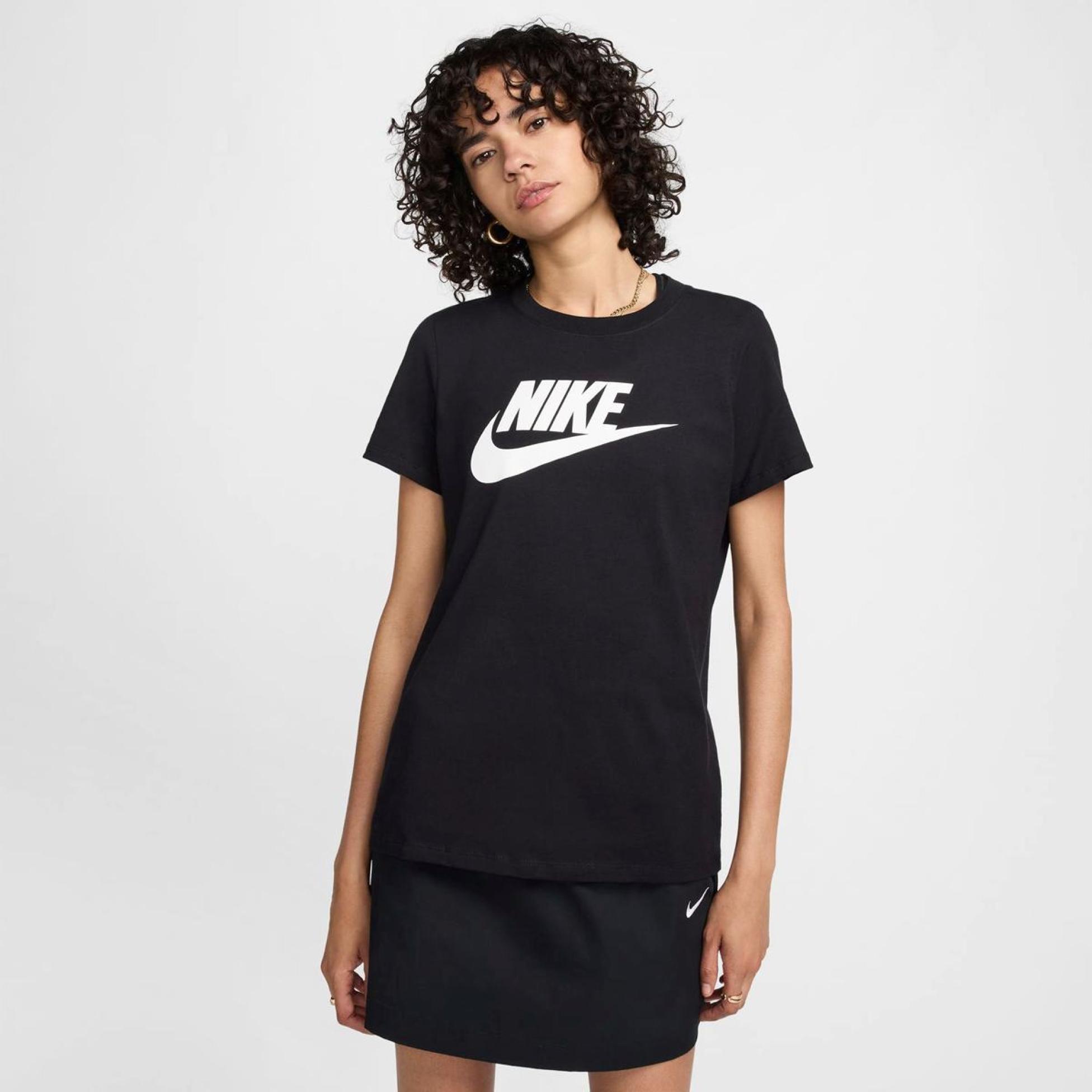 Outlet Жіноча футболка NIKE W NSW TEE ESSNTL ICON FTRA FS DV6094-010