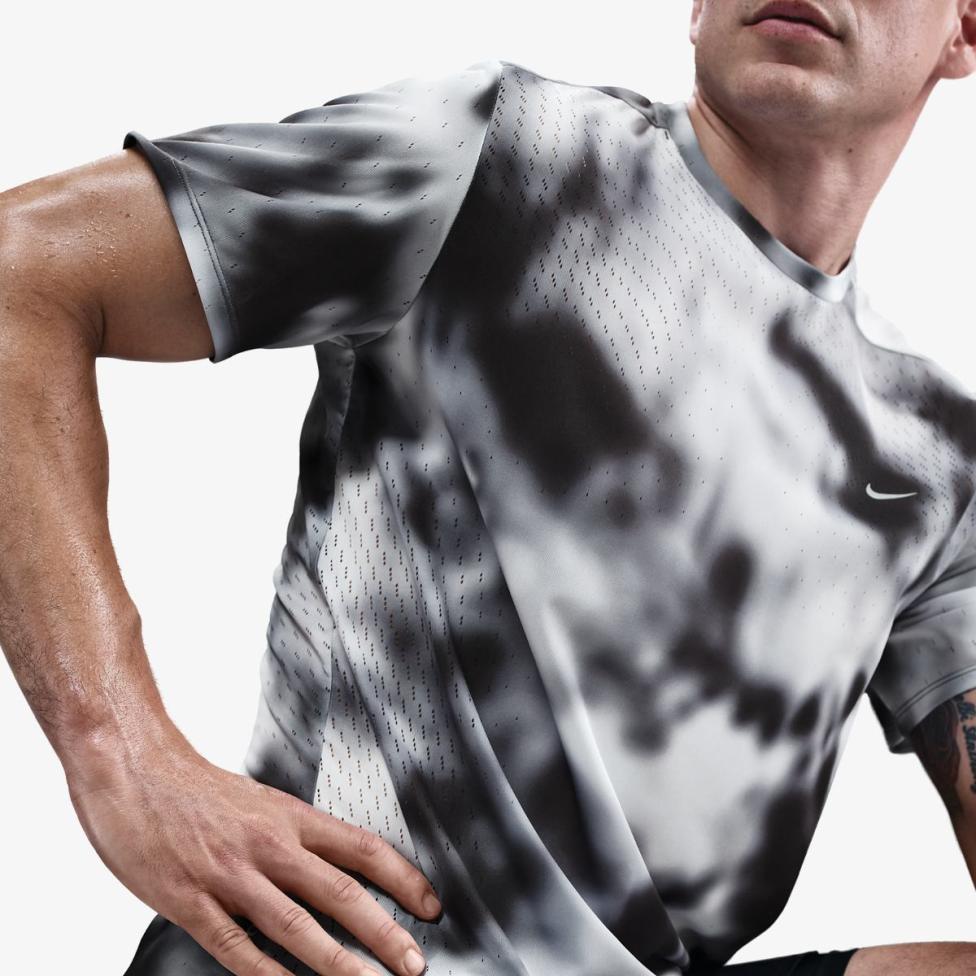 Outlet Мужская футболка NIKE M NK DFADV RD BREATHE SS TOP HJ4148-010_image_3