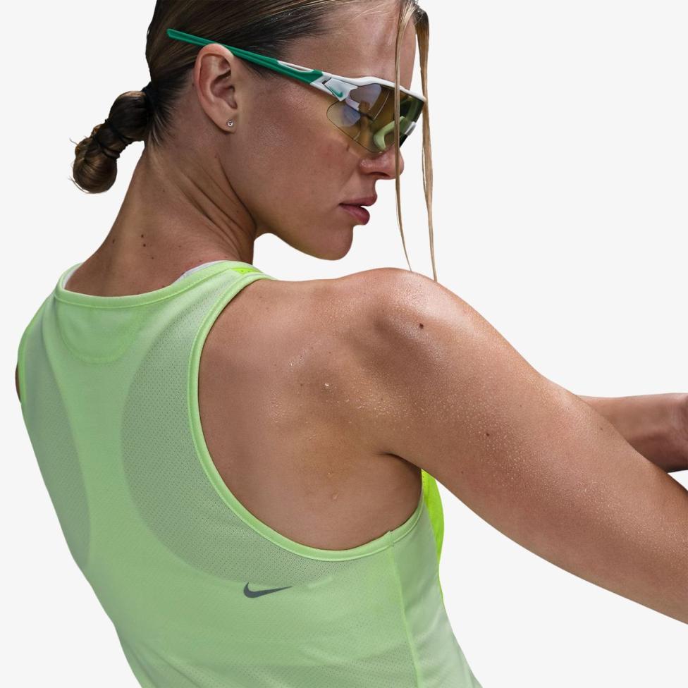 Outlet Жіноча майка NIKE W NK DF RUN NVLT SINGLET HJ2238-701_image_4