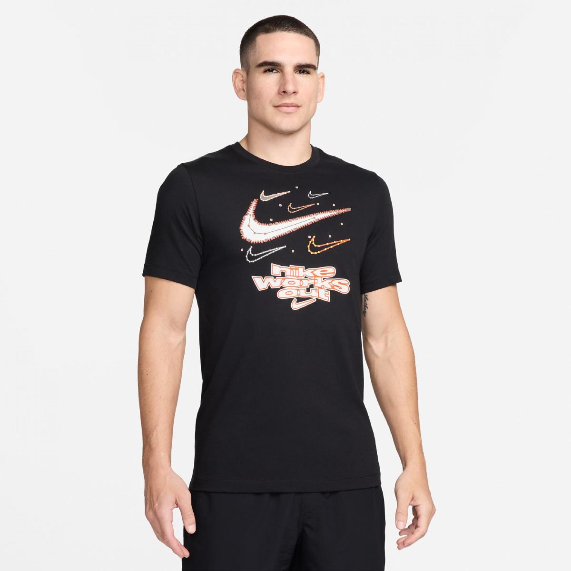 Outlet Чоловіча футболка NIKE M Dri-FIT TEE IYKYK SU24 FV8372-010