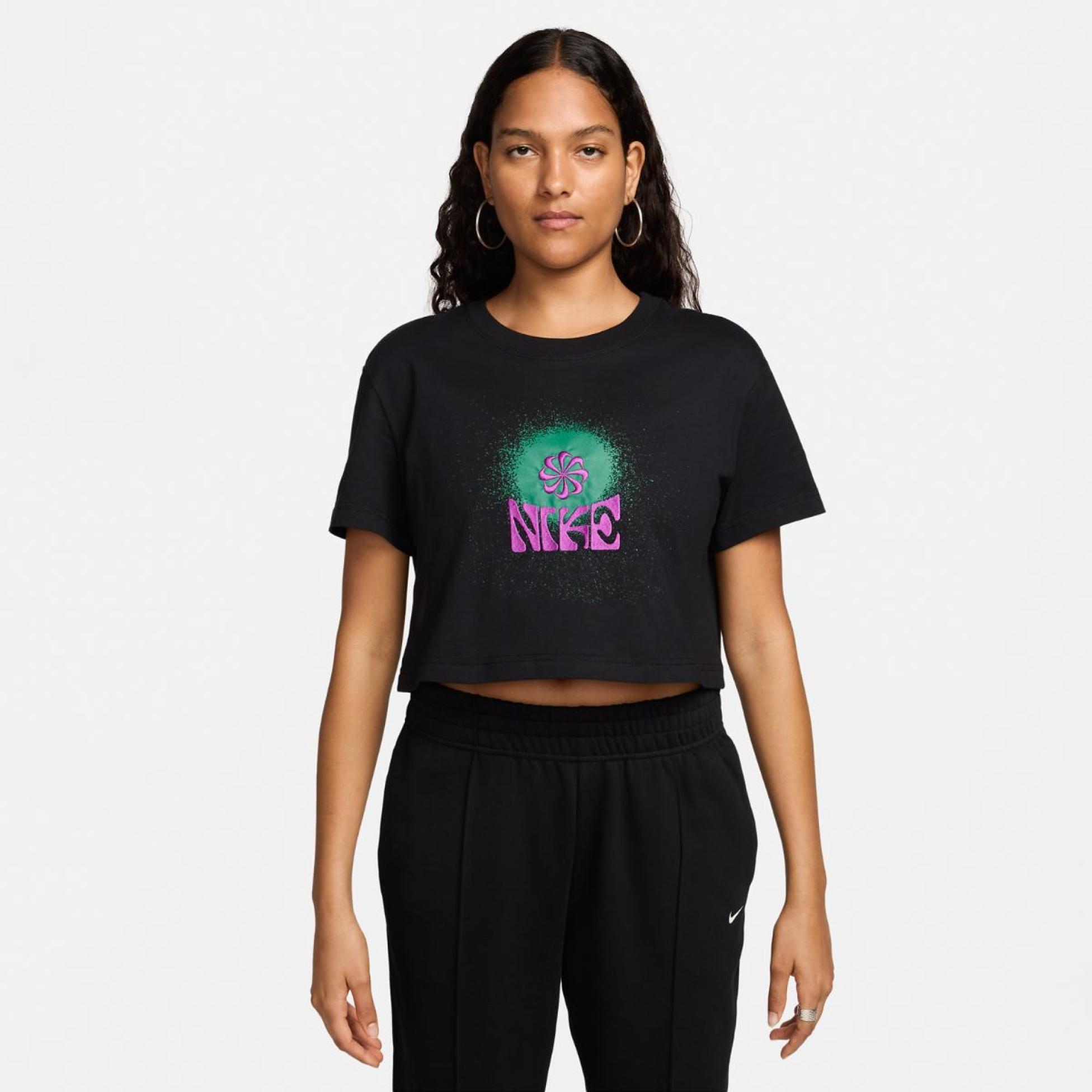 Outlet Жіноча футболка NIKE W NSW TEE OC1 EDAY FV4230-010