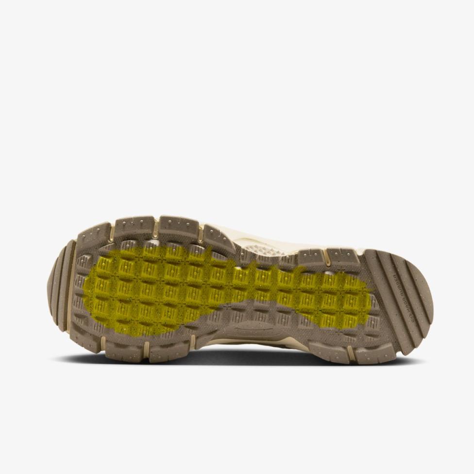 Outlet Чоловічі кросівки NIKE ZOOM VOMERO ROAM FV2295-101