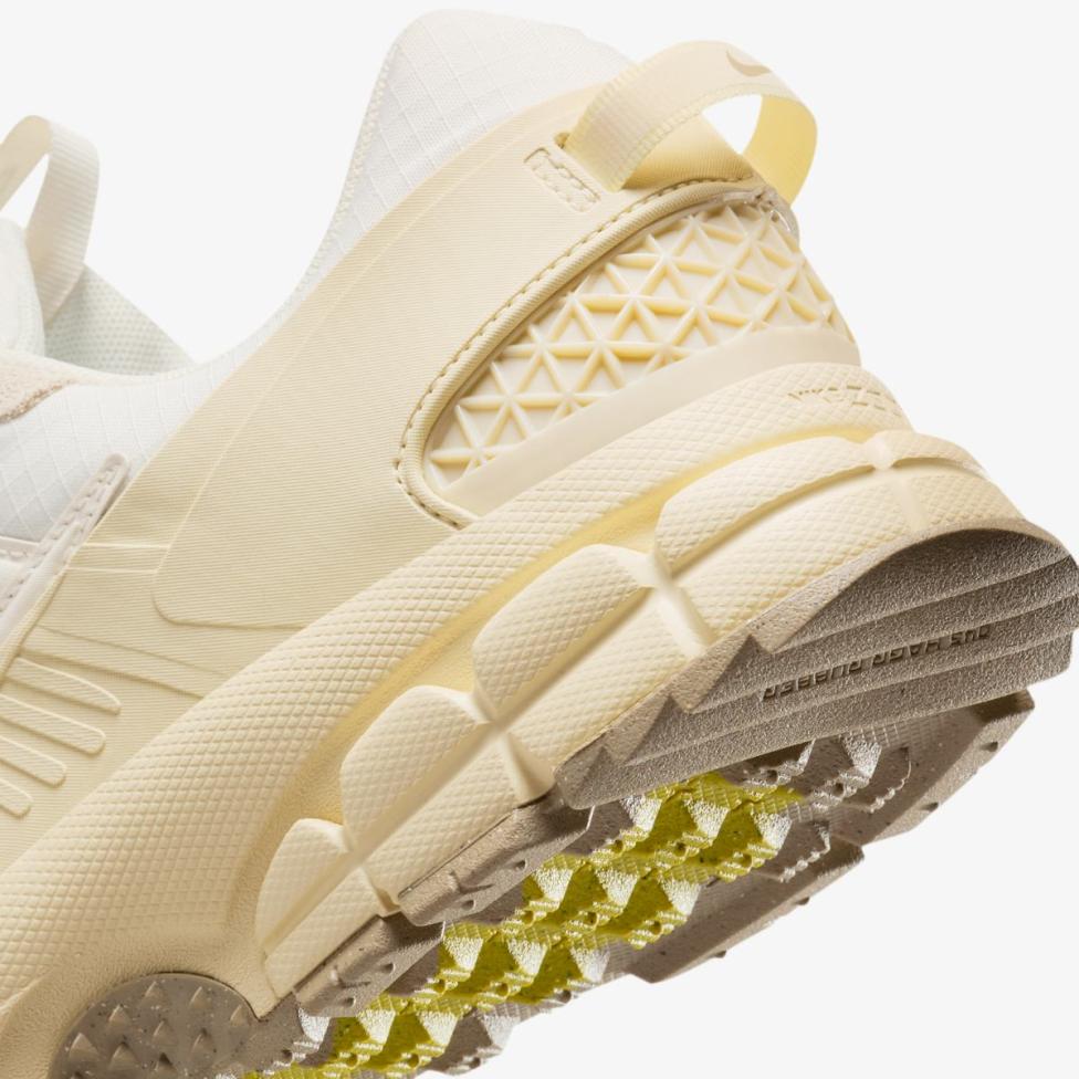 Outlet Мужские кроссовки NIKE ZOOM VOMERO ROAM FV2295-101_image_8