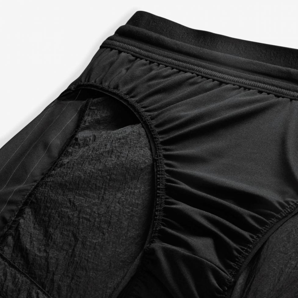 Outlet Жіночі шорти NIKE W RD RFLCTV MR 3IN BR SHRT FN2715-010_image_4