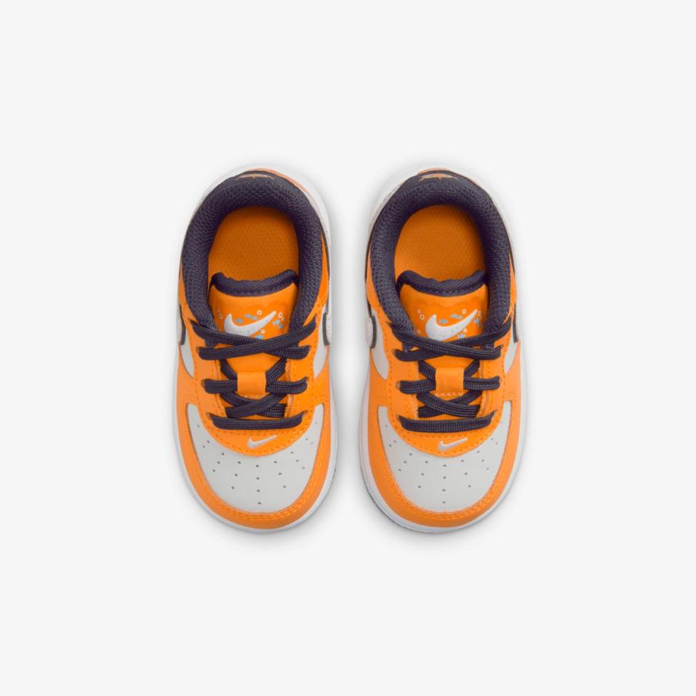 Outlet Дитячі кросівки NIKE FORCE 1 LOW SE (TD) FJ4657-800_image_4