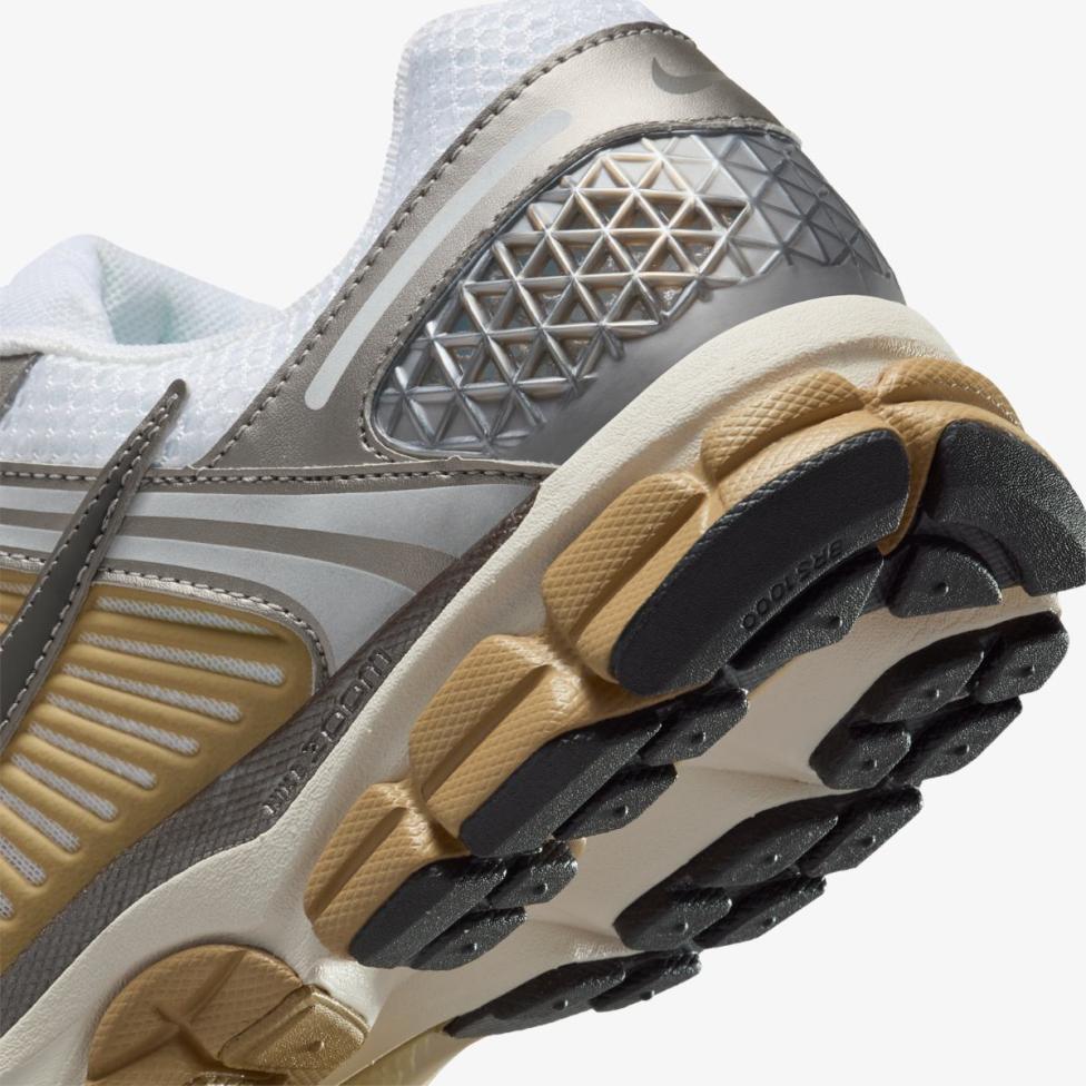 Outlet Чоловічі кросівки NIKE ZOOM VOMERO 5 MS FJ4151-006_image_8