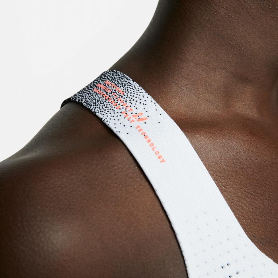 Outlet Жіночий топ NIKE W SWSH FLYKNIT BRA DQ5119-010_image_4