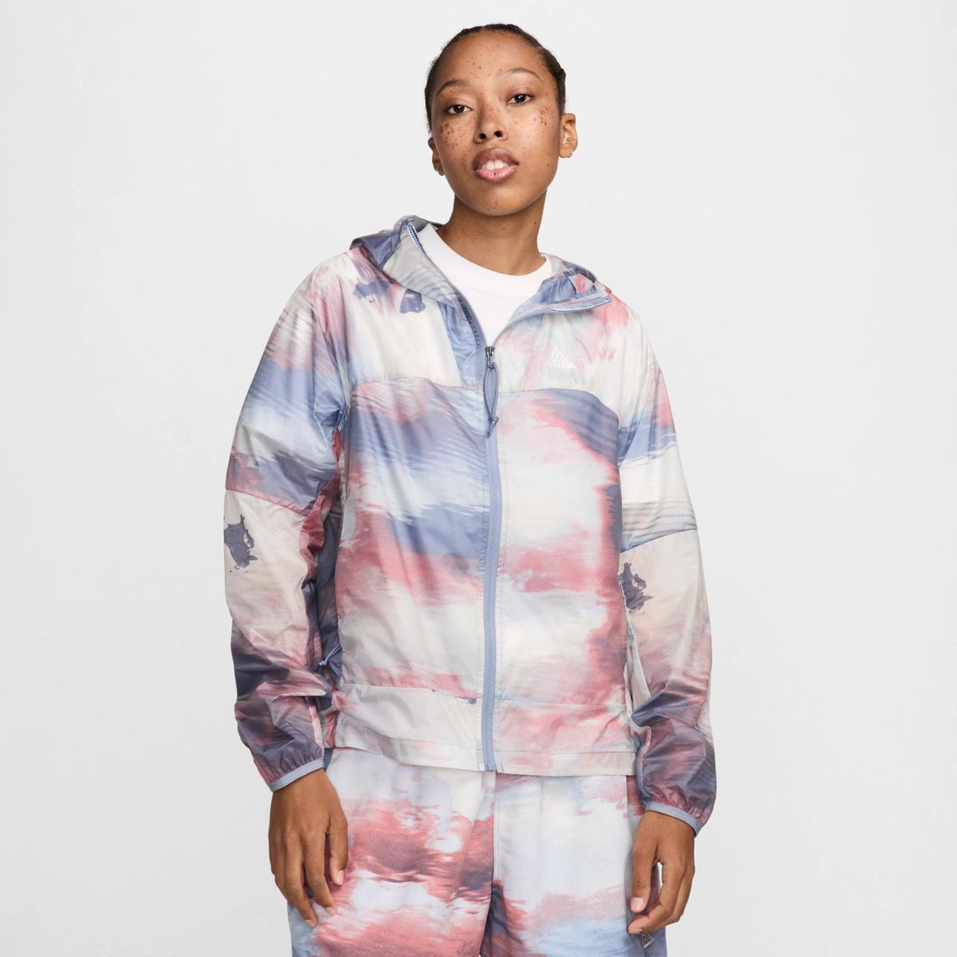 Outlet Жіноча вітрівка NIKE W ACG CINDERCONE JKT FZ AOP FN1952-440