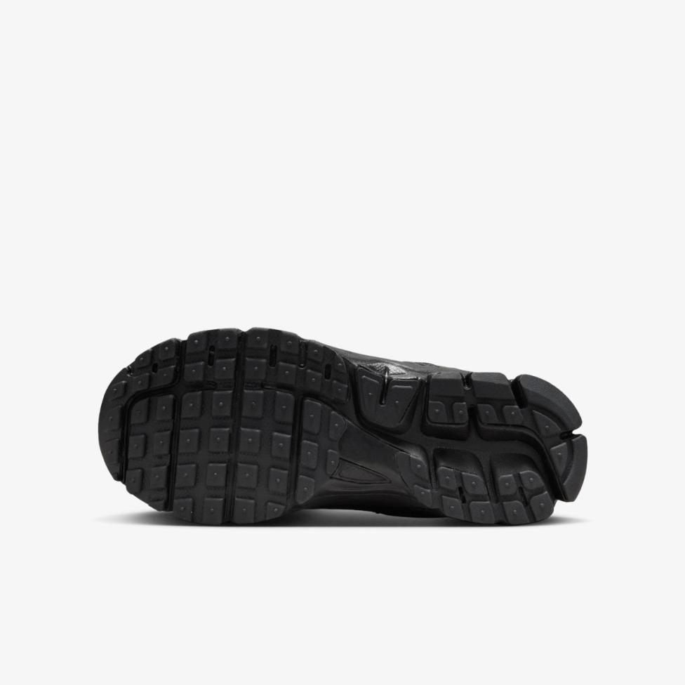 Outlet Дитячі кросівки NIKE VOMERO 5 (GS) HF6998-007