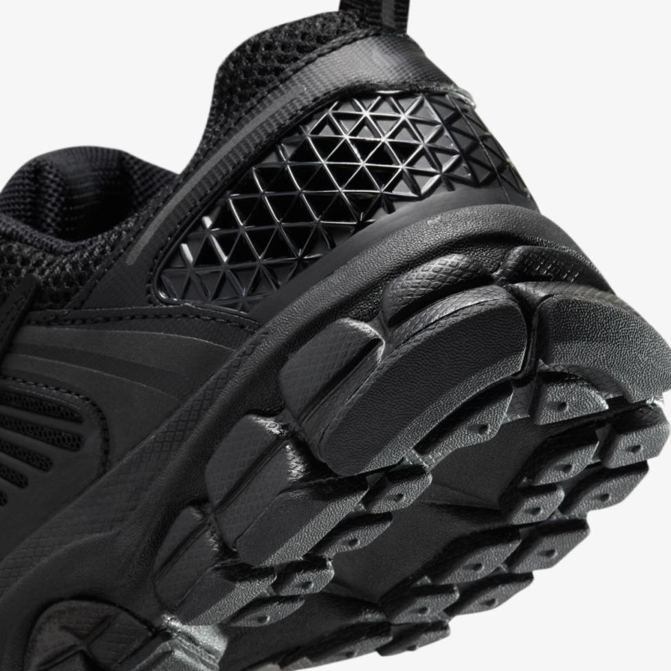 Outlet Дитячі кросівки NIKE VOMERO 5 (GS) HF6998-007_image_8