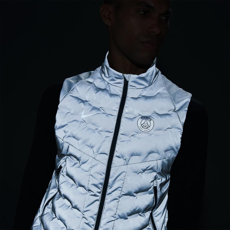 Outlet Чоловіча жилетка NIKE PSG MNK TFADV RUN DIVVEST GXTA HM4241-027_image_6