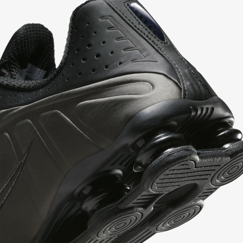 Outlet Чоловічі кросівки NIKE SHOX R4 HQ1988-001_image_8