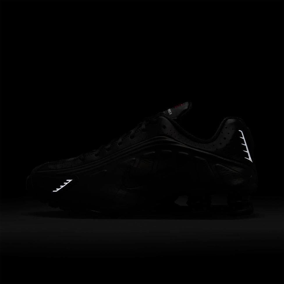 Outlet Чоловічі кросівки NIKE SHOX R4 HQ1988-001_image_9
