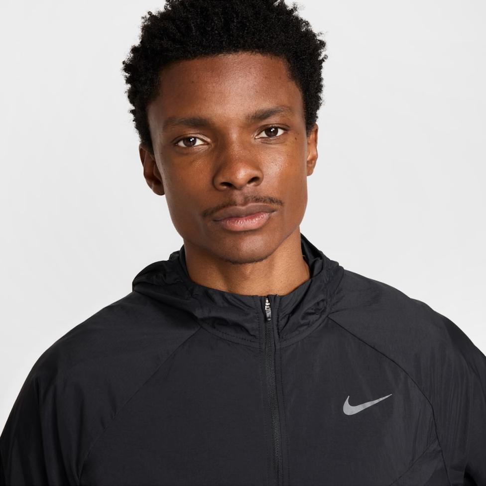 Outlet Чоловіча вітрівка NIKE M NK UV RPL STRIDE JACKET HV4548-010_image_3