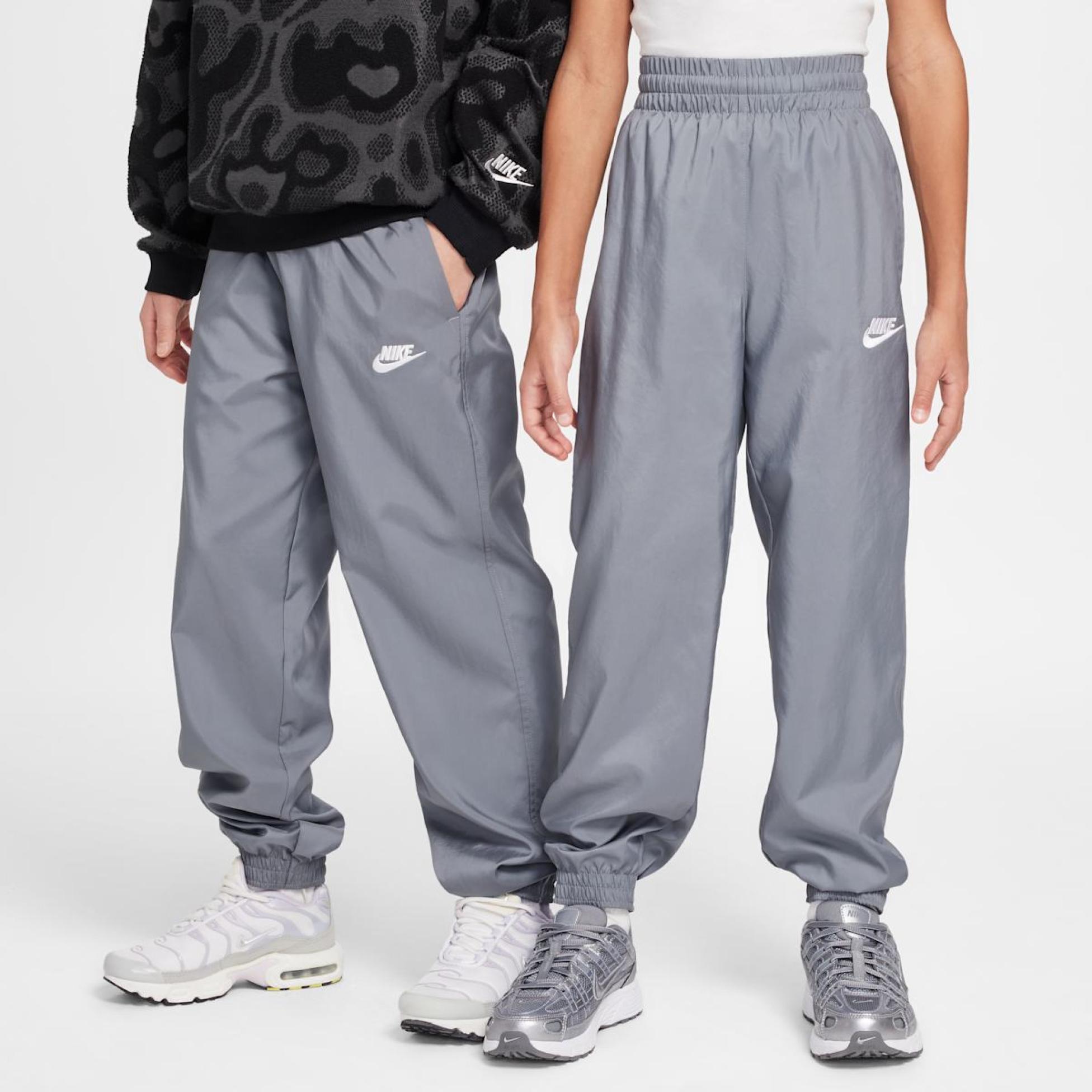 Outlet Дитячі штани NIKE K NSW CLUB WVN JGGR LBR HF8141-084