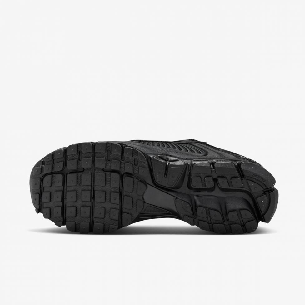 Outlet Чоловічі кросівки NIKE ZOOM VOMERO 5 BV1358-003