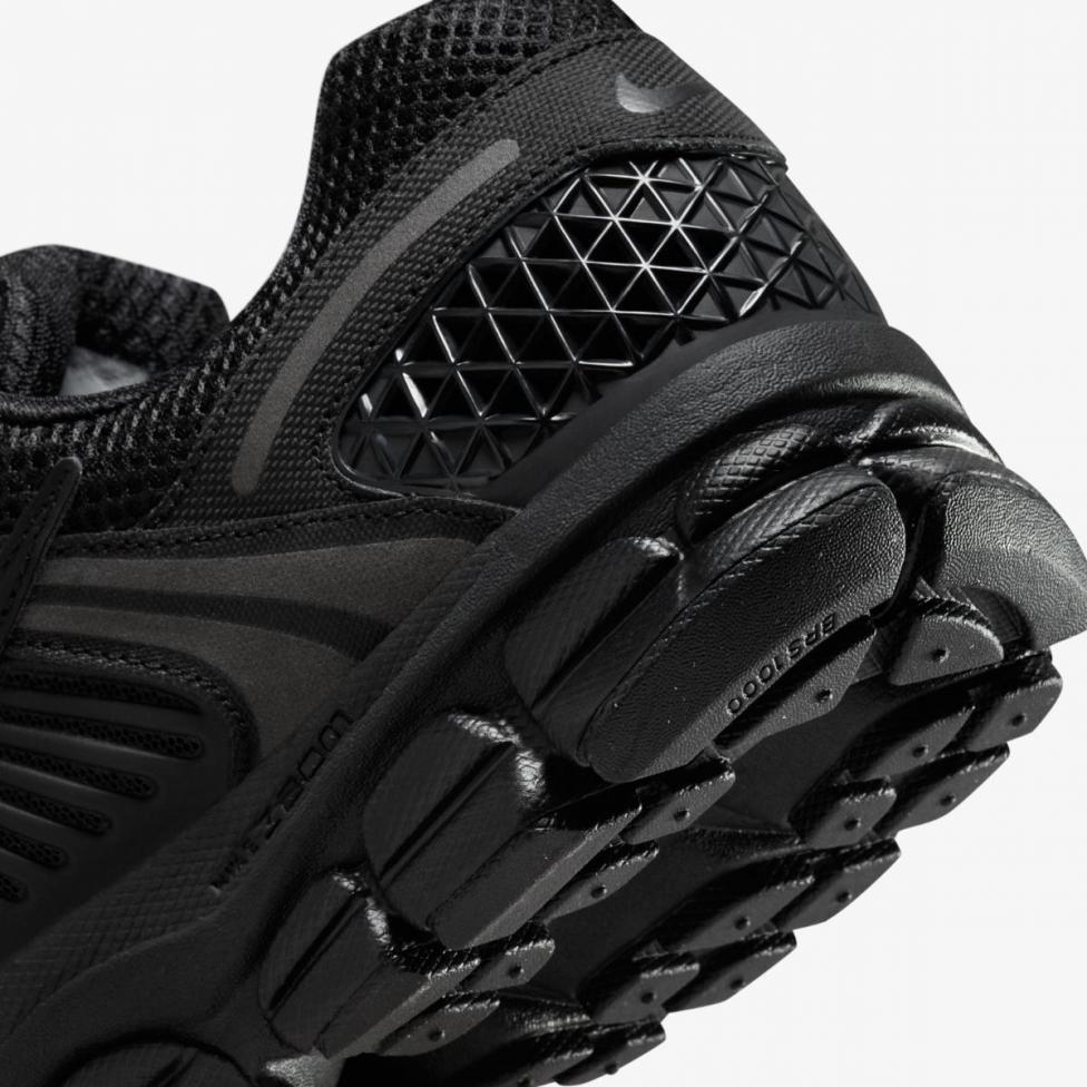 Outlet Чоловічі кросівки NIKE ZOOM VOMERO 5 BV1358-003_image_8