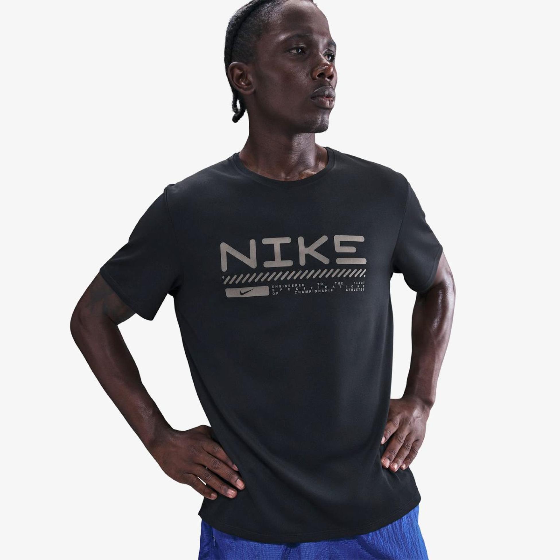 Outlet Чоловіча футболка NIKE M NK WINTER MILER SS TOP HV2676-010