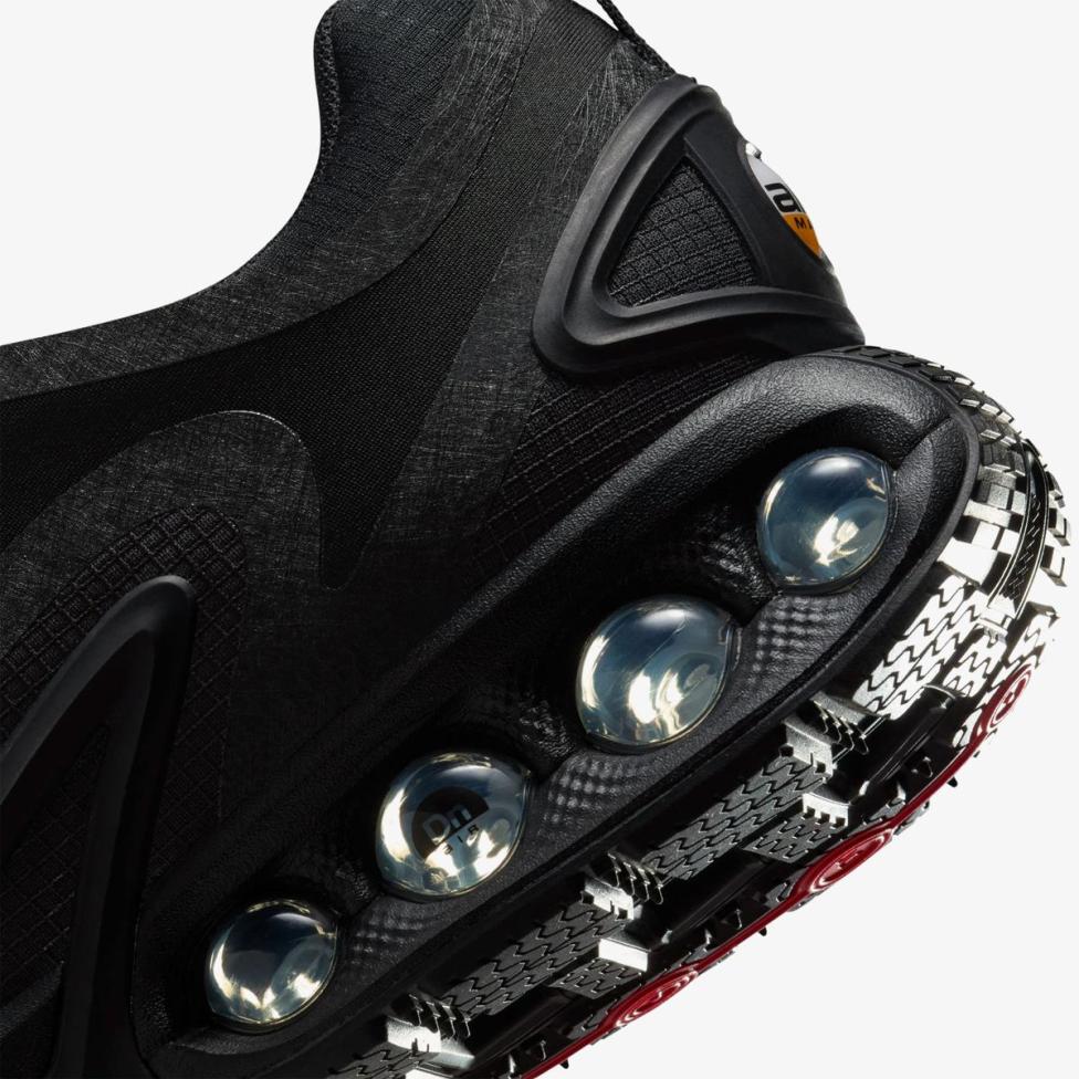 Outlet Чоловічі кросівки NIKE AIR MAX DN ROAM BLACK / METALLIC SILVER HQ8605-001_image_8