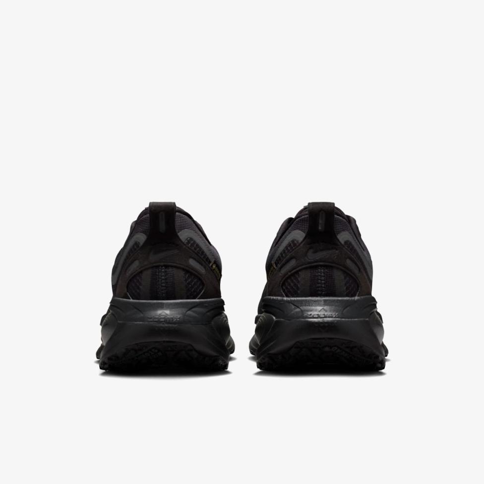 Outlet Мужские кроссовки NIKE VOMERO 18 GORE-TEX TRIPLE BLACK HQ7001-001_image_6