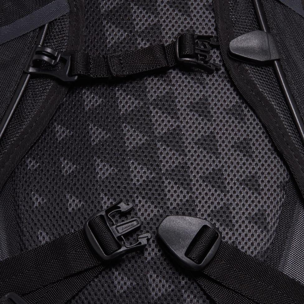 Outlet Рюкзак NIKE COMMUTER BACKPACK 15 L BLACK/ANTHRACITE/SILVER NS N.000.3567.045.NS_image_6
