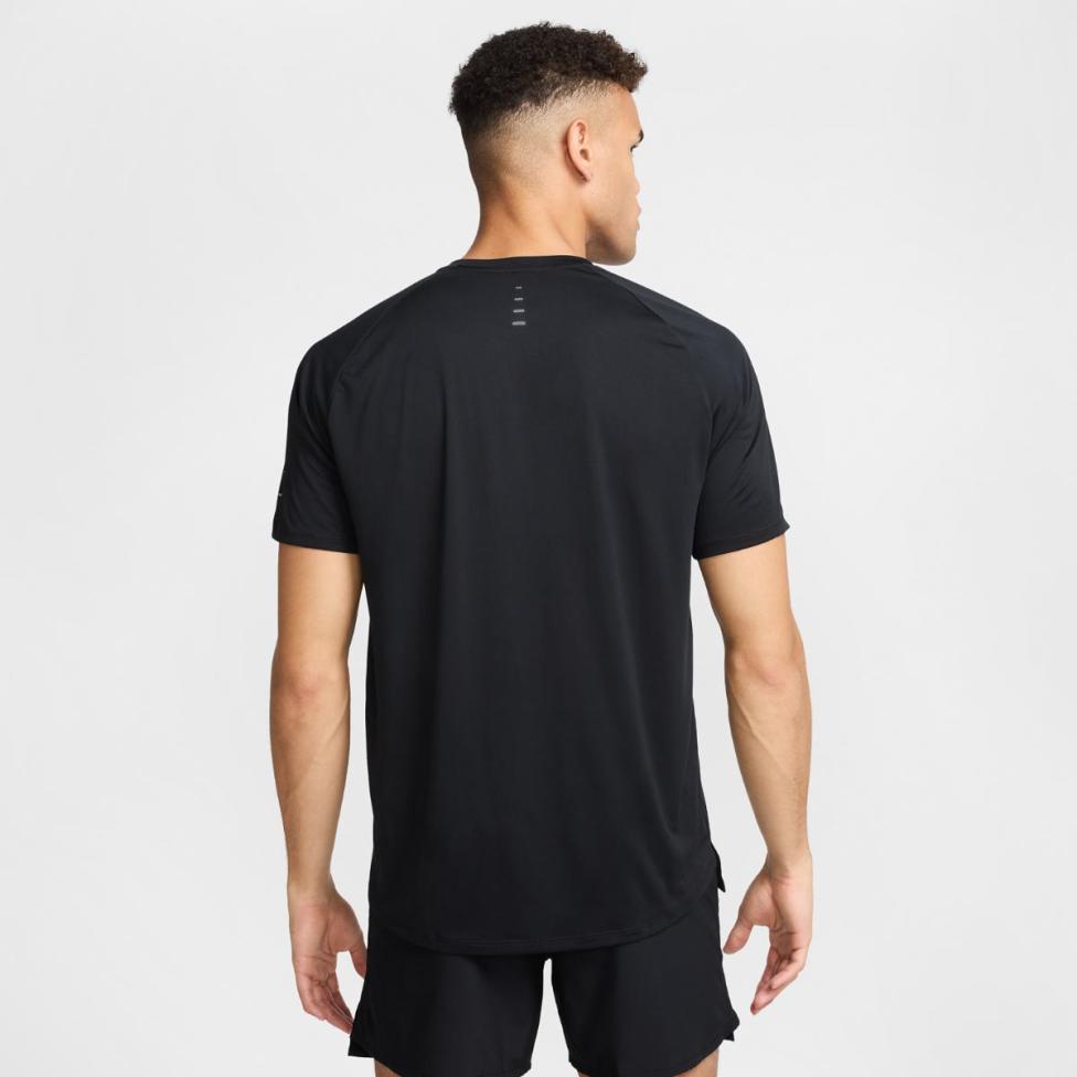 Outlet Чоловіча футболка NIKE M NK Dri-FITADV STRIDE SS TOP HV5203-010