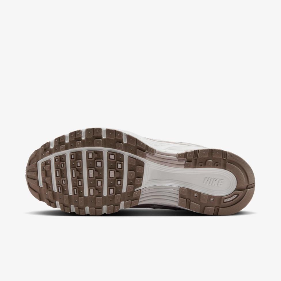 Outlet Жіночі кросівки NIKE W P-6000 HV6353-001