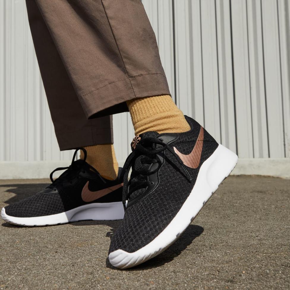 Outlet Жіночі кросівки NIKE WMNS TANJUN DJ6257-001_image_10