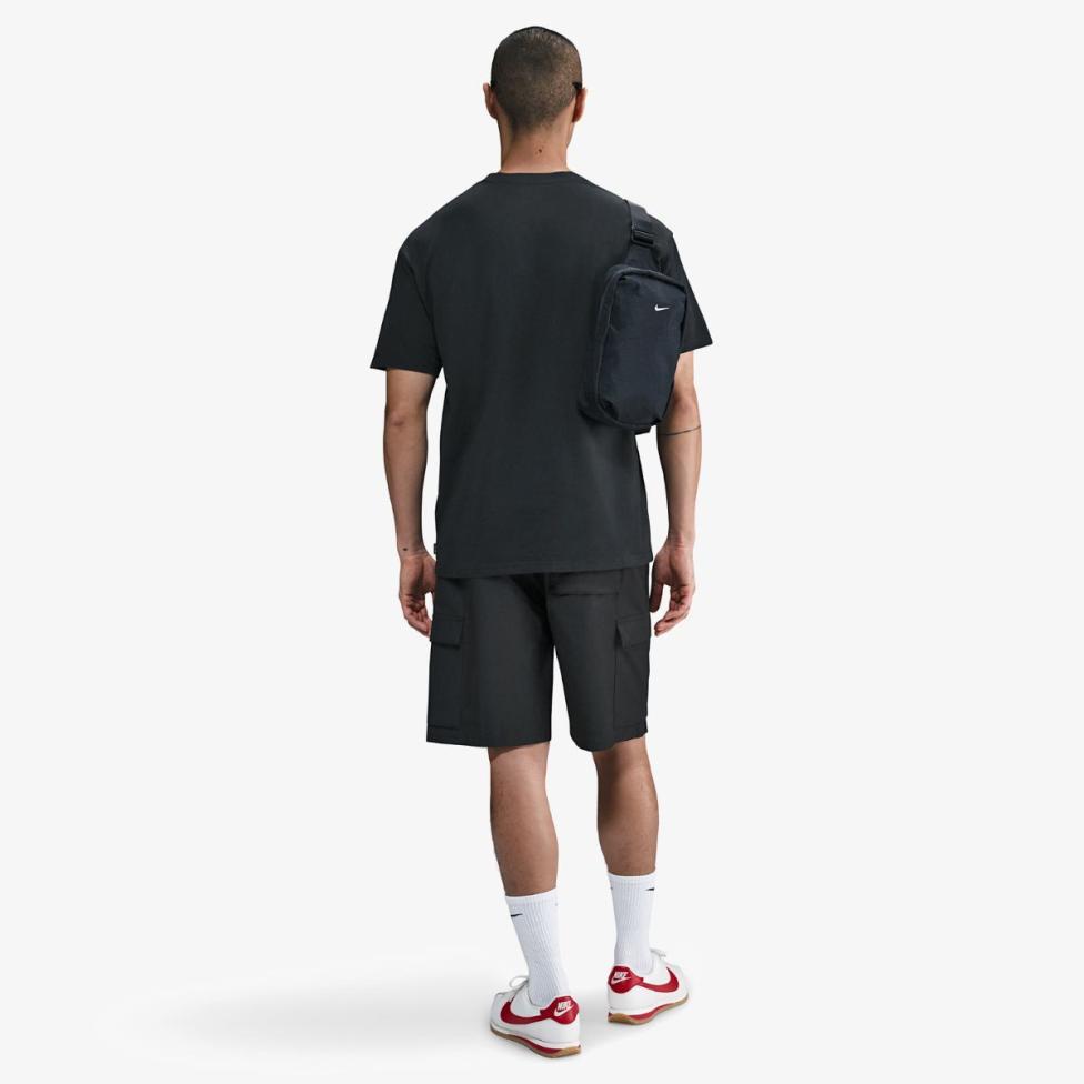 Outlet Чоловіча футболка NIKE U NSW TEE M90 SNKR PTCH PKT 2 IB1382-010