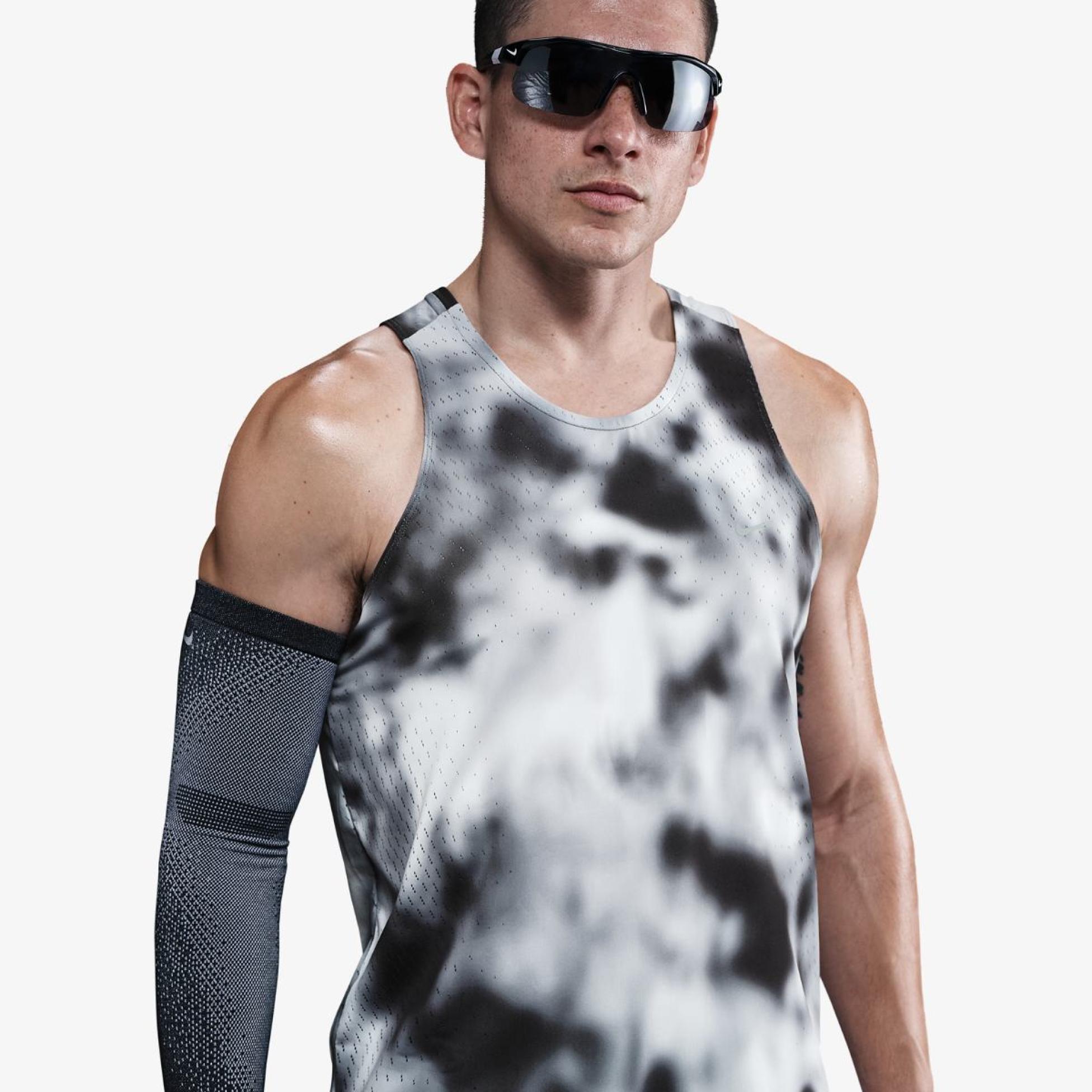 Outlet Чоловіча майка NIKE M NK DFADV RD BREATHE TANK HJ4146-010