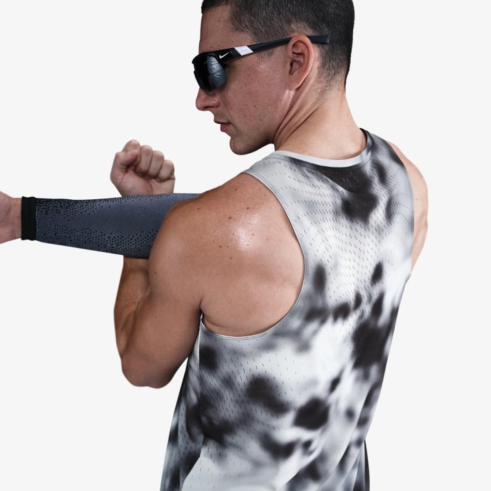 Outlet Чоловіча майка NIKE M NK DFADV RD BREATHE TANK HJ4146-010