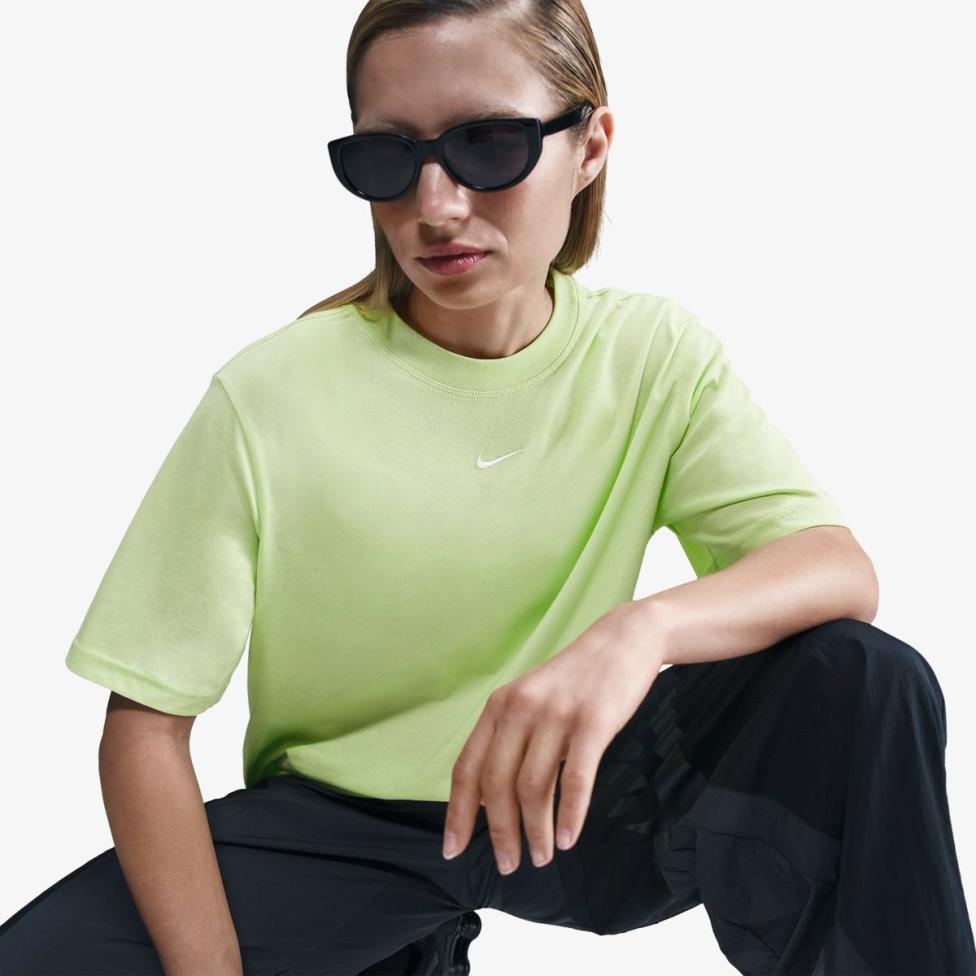 Outlet Жіноча футболка NIKE W NSW TEE ESSNTL LBR FD4149-360_image_5