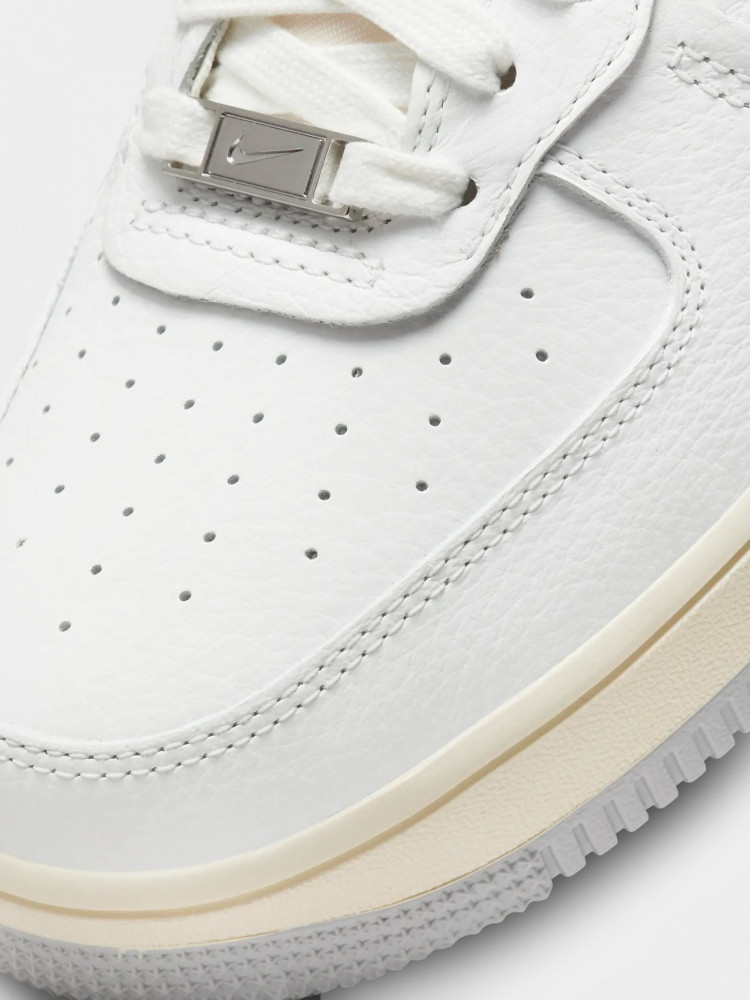 Outlet Кросівки жіночі Nike Air Force 1 High Sculpt DC3590-101_image_4