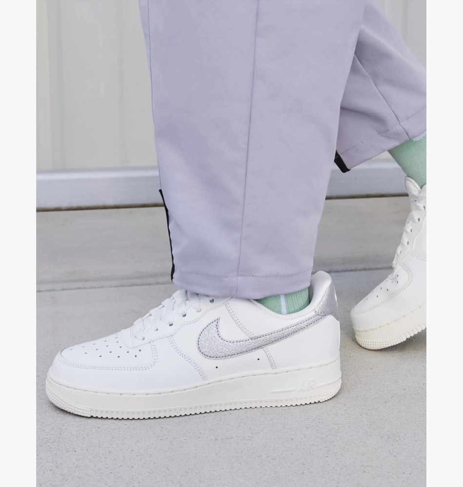 Outlet Кроссовки Nike Air Force 1 07 White Dq7569-100_image_9
