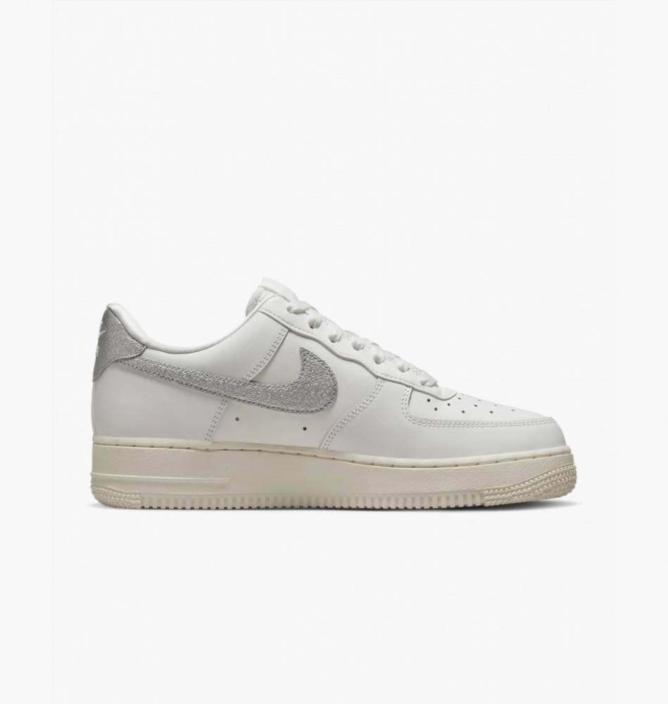 Outlet Кросівки Nike Air Force 1 07 White Dq7569-100