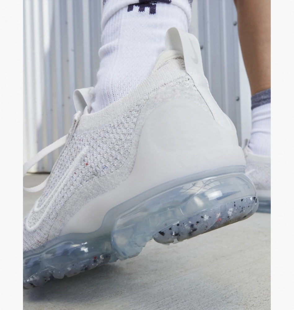 Outlet Жіночі кросівки Nike W Air Vapormax 2021 Fk DJ9975-001_image_5