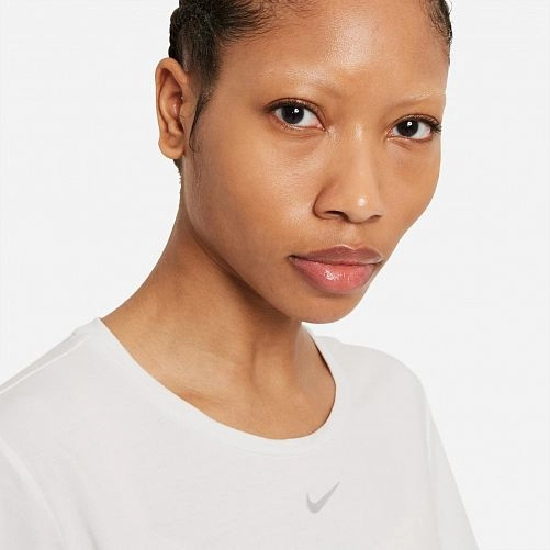 Outlet Футболка Nike Womens Standard Fit Short-Sleeve Top Dd0618-100_image_5