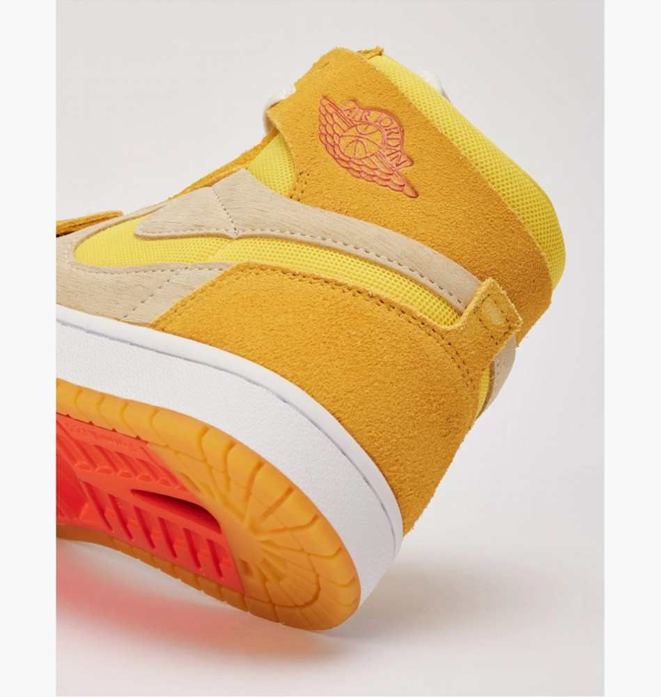 Outlet Кросівки Air Jordan Air 1 High Zoom Cmft 2 FJ5743-700_image_5